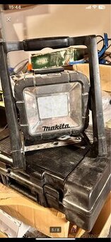 Makita svetlo DML805