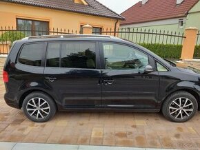 Vw Touran 2.0 tdi dsg 7miest - 1