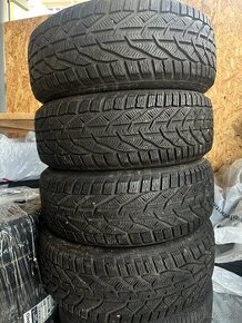 Zimne pneu Kormoran 215/55 R17