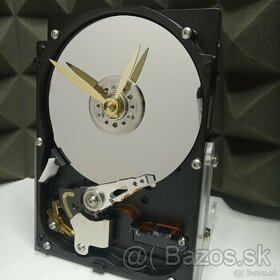 HDD 3,5" Hodinky stolové