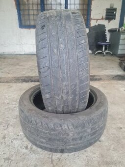 245/45 R18