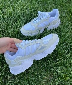 Adidas Falcon W