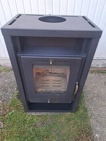 Pec Kachle na drevo 5 kW