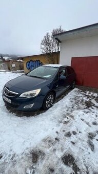 Opel astra combi 1,7 DTS 2012