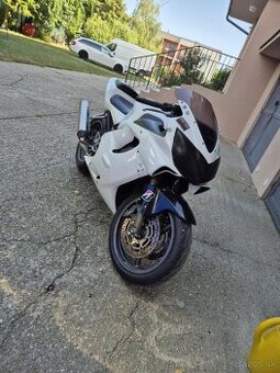 HONDA CBR 600 RR F4i