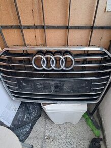 Zdravím na predaj predná maska na audi a6