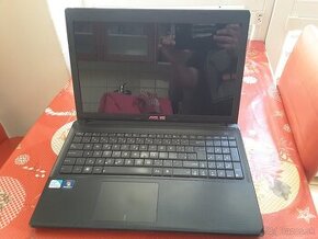 Predám Notebook Asus X55A na náhradné diely (opravu)