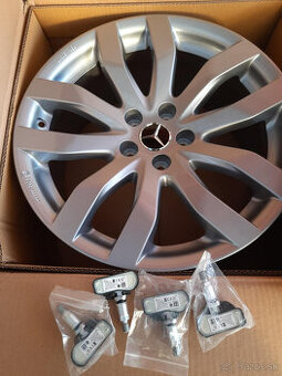 CMS C22 disky R18 5x112 ET25 Racing Silver Mercedes