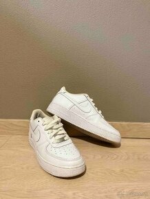 NIKE AIR FORCE 1, rozmer EU/39,