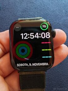 Apple watch series 8 45 mm + náramky


