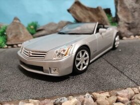 Prodám model 1:18 Cadillac XLR - 1