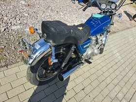 Suzuki gs 550