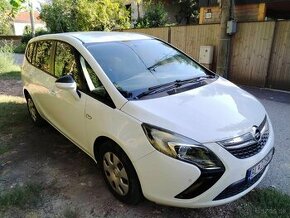 7-miestna Opel Zafira Tourer 1.8