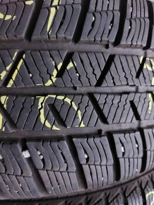 Predam zimne pneu 2x 205/55R16 Barum