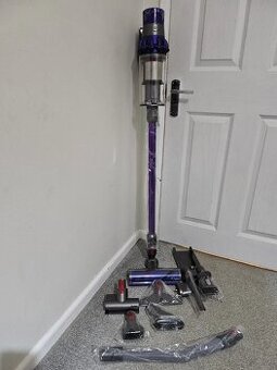 dyson vaccum v10