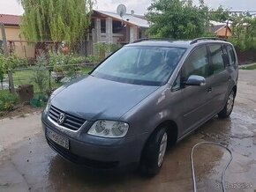 Touran benzin/ plyn (CNG original od vyroby VW)