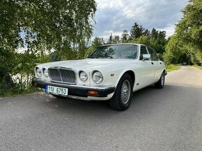 Jaguar XJ V12 - 1