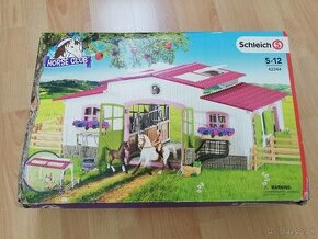 Stajňa SChleich horse club.