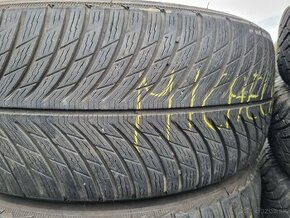 245/45R19 Michelin