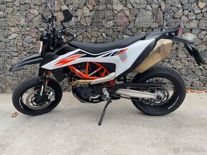 Predam KTM 690 SMC-R r.v. 08/2020, 1.majitel, KTM 690 SMC R