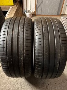 275/40 r19