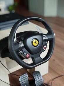 Volant Ferrari 488 GTB pre PS4 -  Thrustmaster T80 s krabic