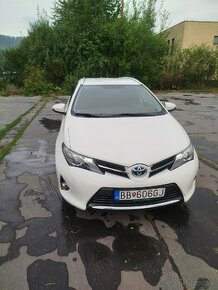 Toyota Auris sports touring hybrid active