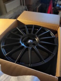 5x100 r18 8J et35 - 1