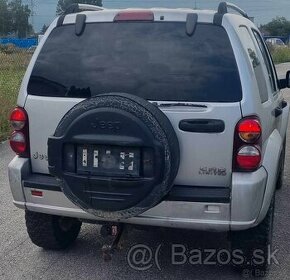 Rozpredám Jeep Cherokee KJ 2.8 crd 120kw automat FACELIFT - 1