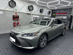 Lexus ES250 2021 152kw 56t/km