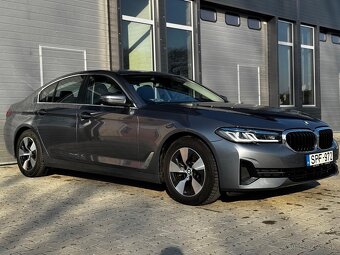 BMW 520d xDrive Individual, Masaz, Ventilacia, H&K, Laser