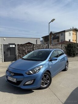 Hyundai I30 1.6 benzín (ice blue)