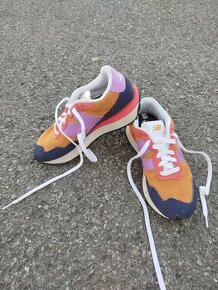 Botasky New balance c.38