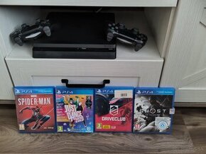 Playstation 4 slim + 2 x Dualshock  + účet PSN