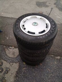 Zimne gumy obute 195/65 R15 5x100