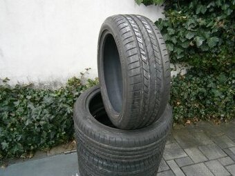 Predám 4x letné pneu Goodyear 235/45 R19 95V - 1