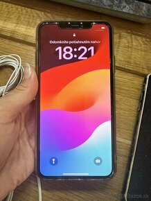 Predám iPhone 11 pro max 256gb + nabíjačka slúchadla obaly