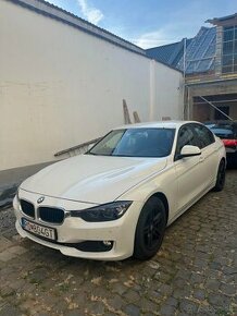 BMW F30 - 1