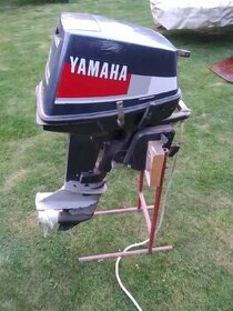 Yamaha zavesny lodny motor