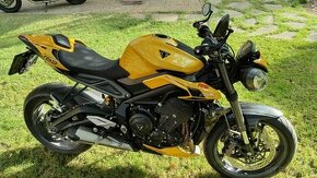 TRIUMPH STREET TRIPLE 765 RS - 1