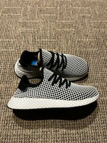 Tenisky Adidas Deerupt, velikost 42 2/3 bieločierne - 1