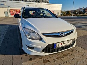 Predám Hyundai i30 family, rv 2011, 206.260km