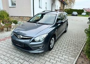 Hyundai i30 CW 1,4i CVVT , Klima benzín manuál 80 kw