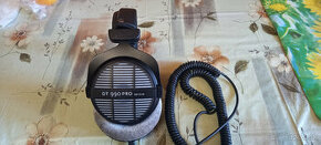 Beyerdynamic DT 990 Pro 250 Ohm.