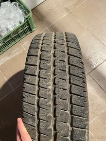 Zimne gumy 205/65 r16.  2ks