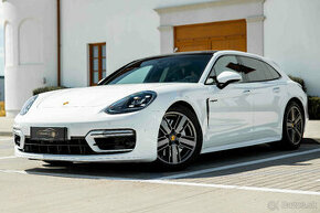 Porsche Panamera Sport Turismo E-Hybrid Platinum Edition