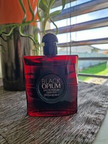 YSL Black opium over red - 1