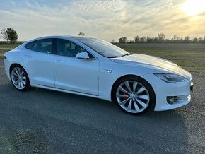 TESLA Model S - P90D Ludicrous - FREE CHARGER