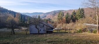 PREDÁME ROD. DOM + DREVENICA, 1726M2