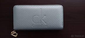 Calvin Klein penazenka strieborna